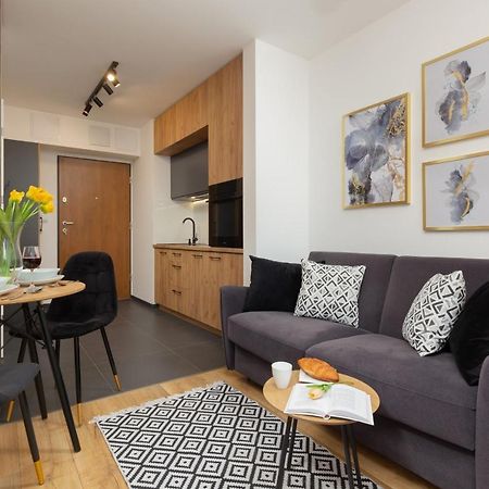 Warsaw Praga Kokoryczki Apartments With Parking By Noclegi Renters Ngoại thất bức ảnh